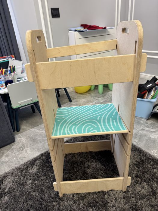Монтесори помощна детска кула