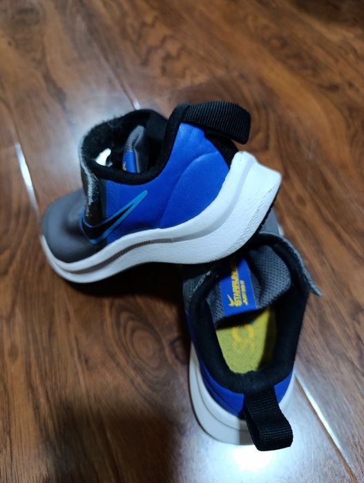 Vând Nike băieți mărime 28