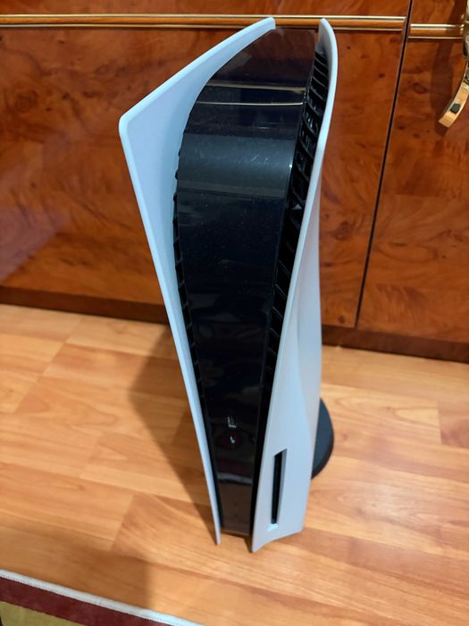 Vand Playstation 5 825 GB, Disk Edition