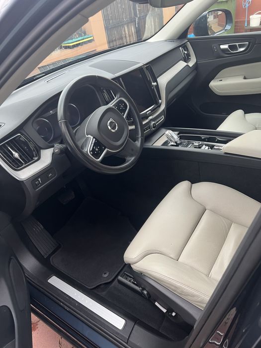 Volvo xc 60 Inscription 4x4  Mild- Hibrid Diesel -Electric An 2020