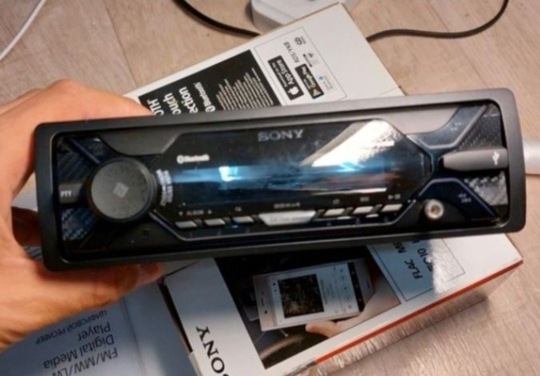 Магнитола Sony c блютусом