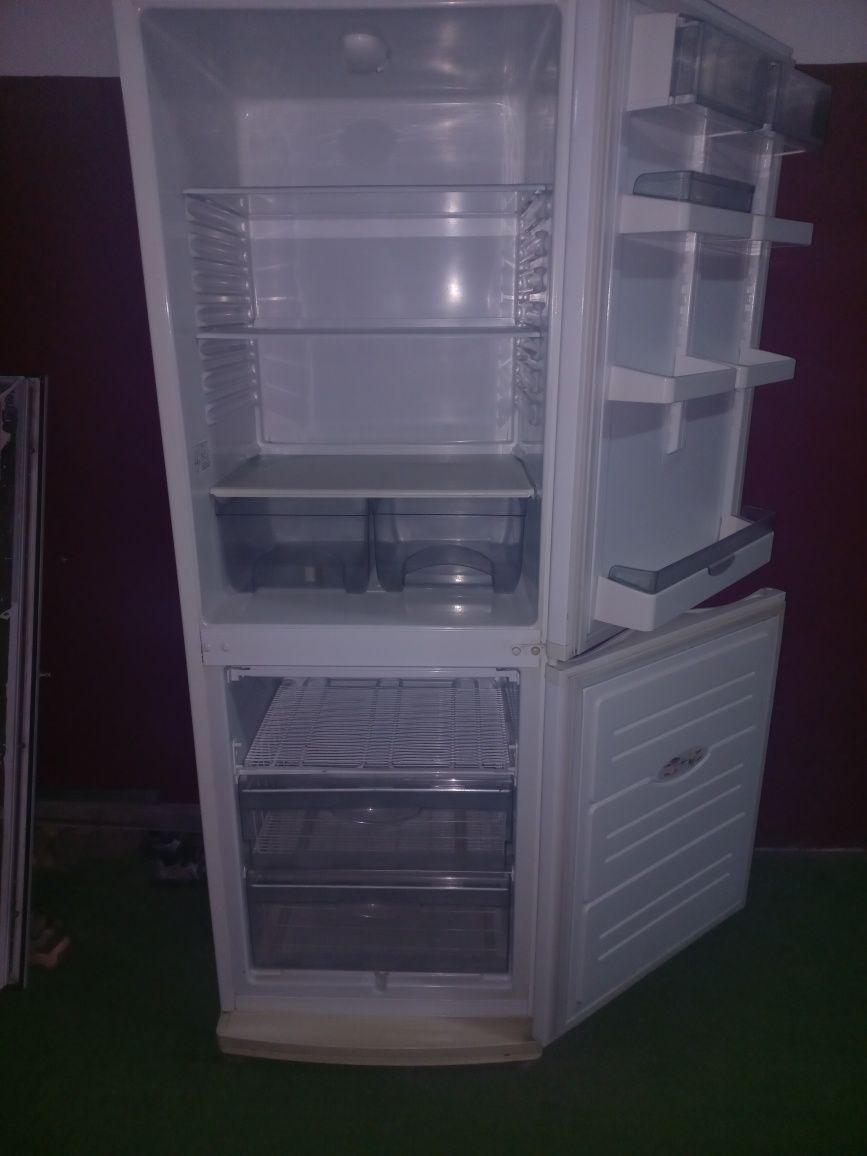 Продаю холодильник. В отличном состоянии. .