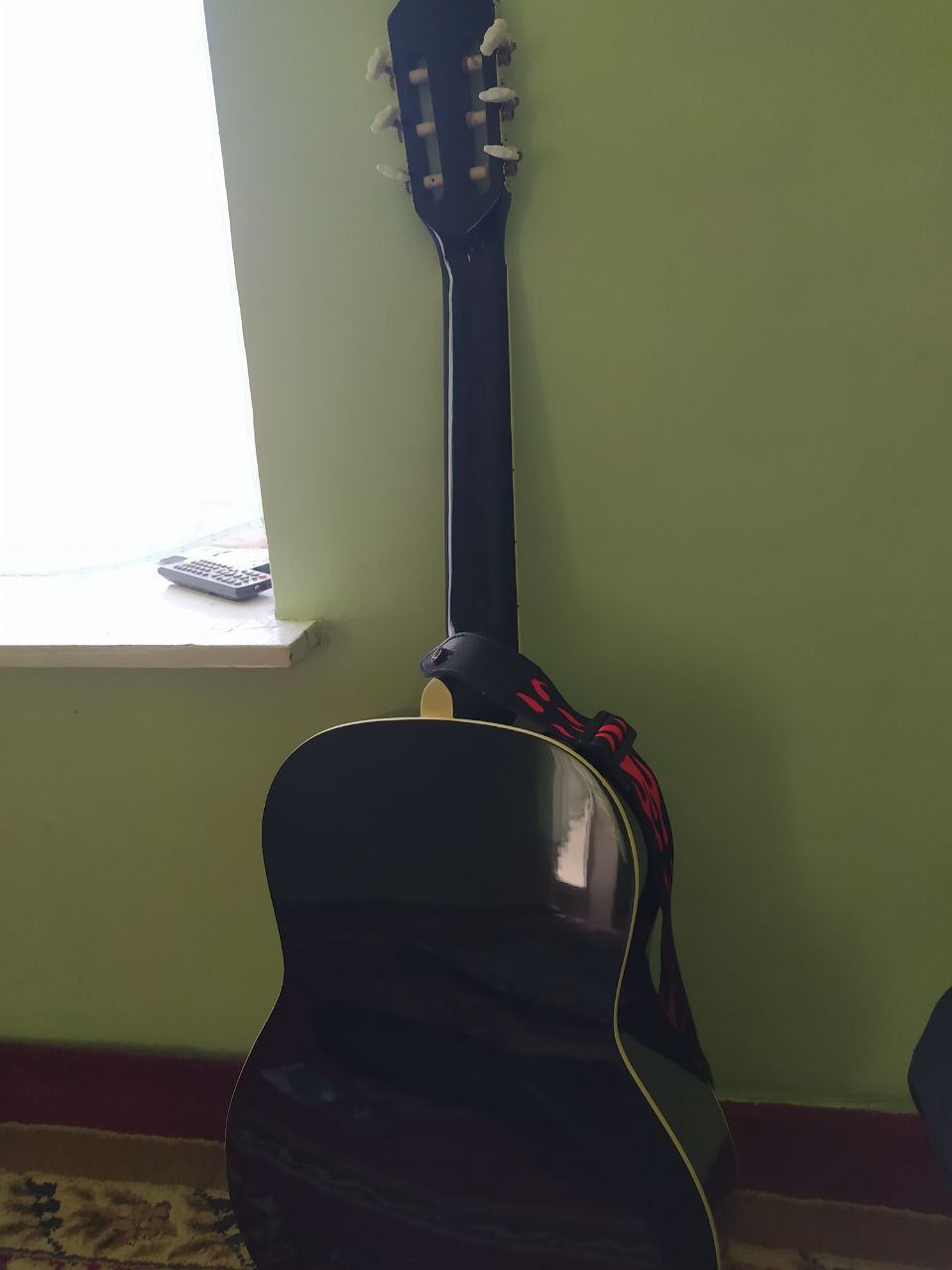 Gitara sotiladi klassik