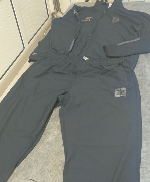 Продается спортивная форма . 3 xL. цена за штуку.костюм 350.000