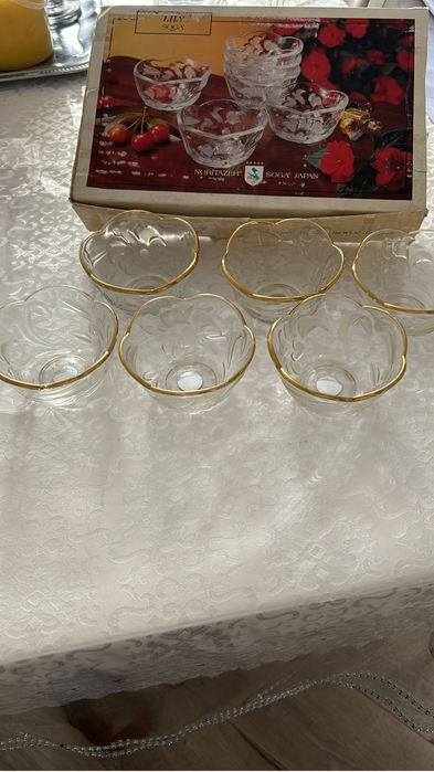 Вазы хрустальные,  графины и салатницы