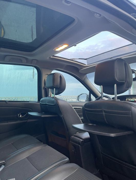 Vând sau Schimb Renault Grand Scenic Panoramic Bose 7 locuri nu bmw