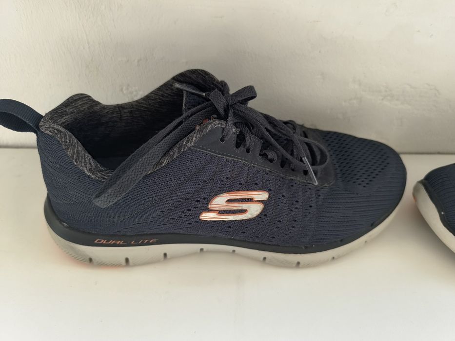 Adidași Skechers mărimea 41