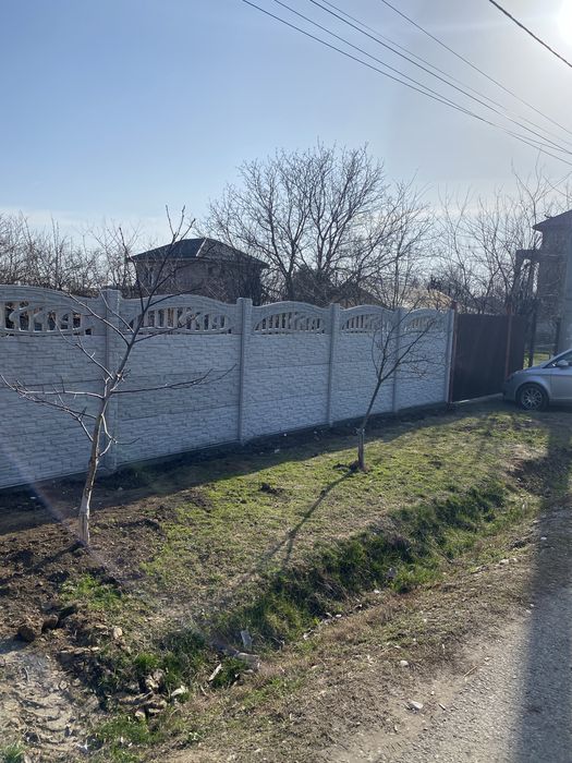 Gard beton din placi