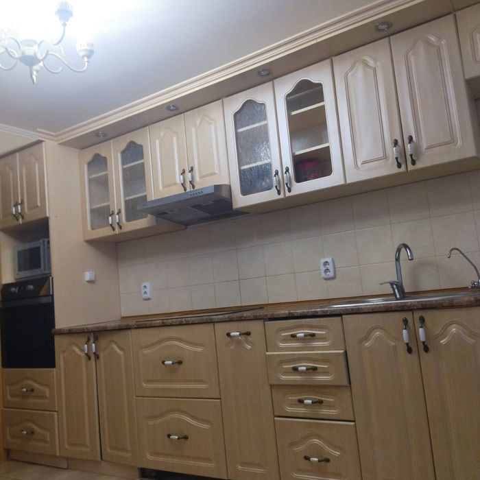 Продам кухонный гарнитур б/у