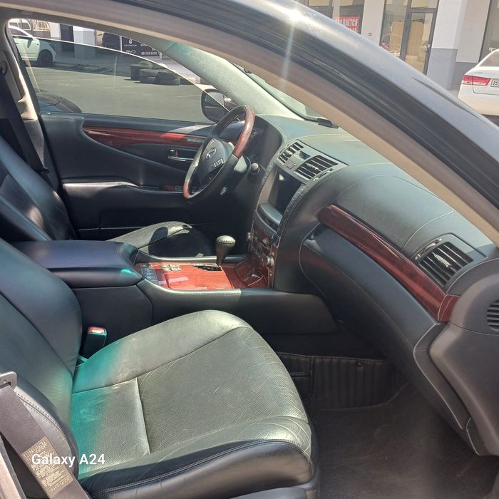 Lexus LS 600hL  HYBRID