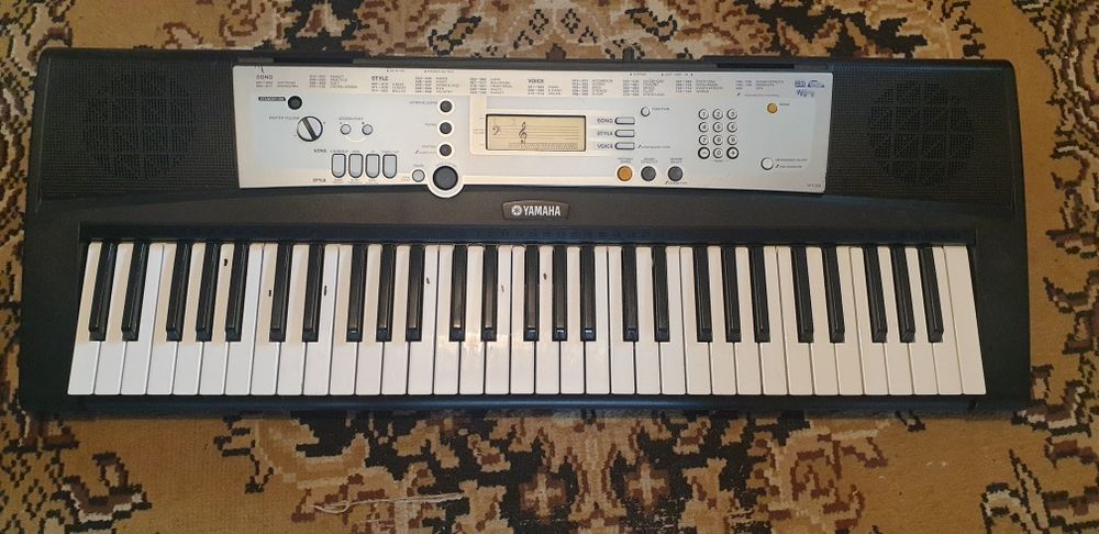Orga Yamaha ypt 200
