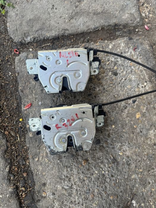 Брава за заден капак за Mercedes ML W164/R class W251