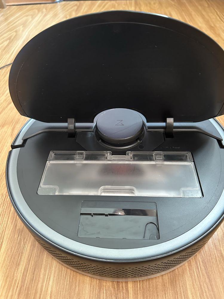 Продается робот пылесос roborock s6 pure