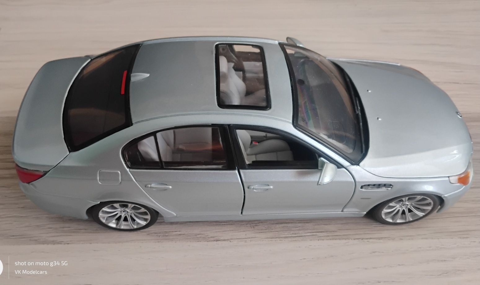 BMW E60 1:18 Maisto
