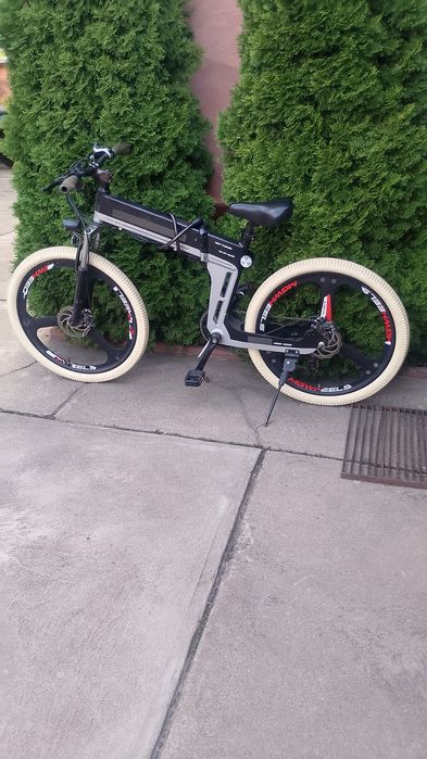 Bicicletă electrica