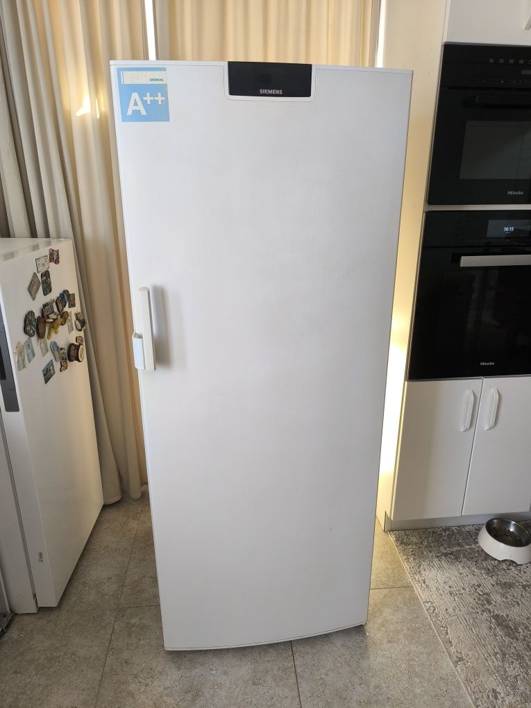 Фризер  Siemens GS36NA31 - 310 литра.