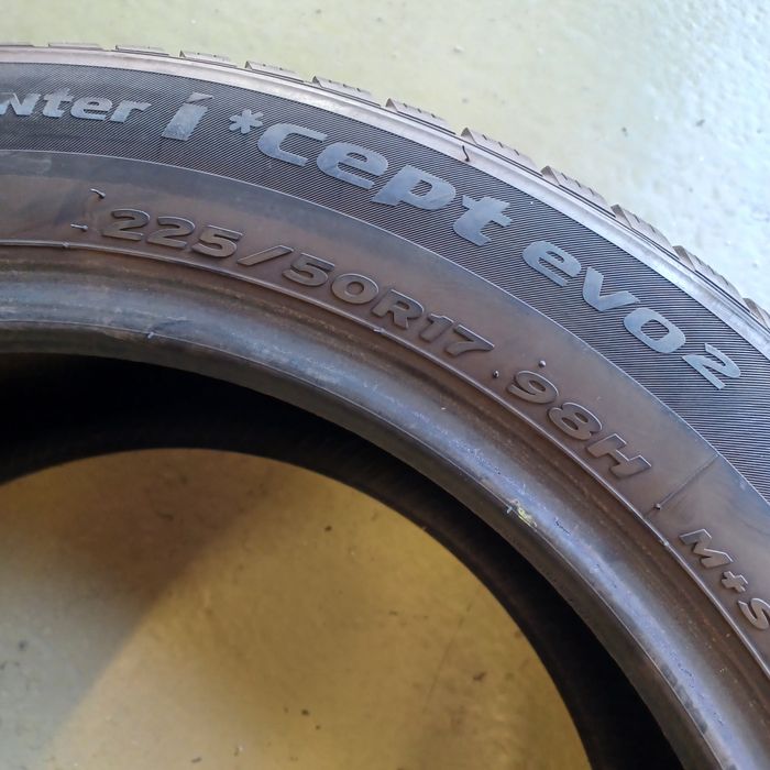 225 50 17 Hankook 4бр зимни дот21