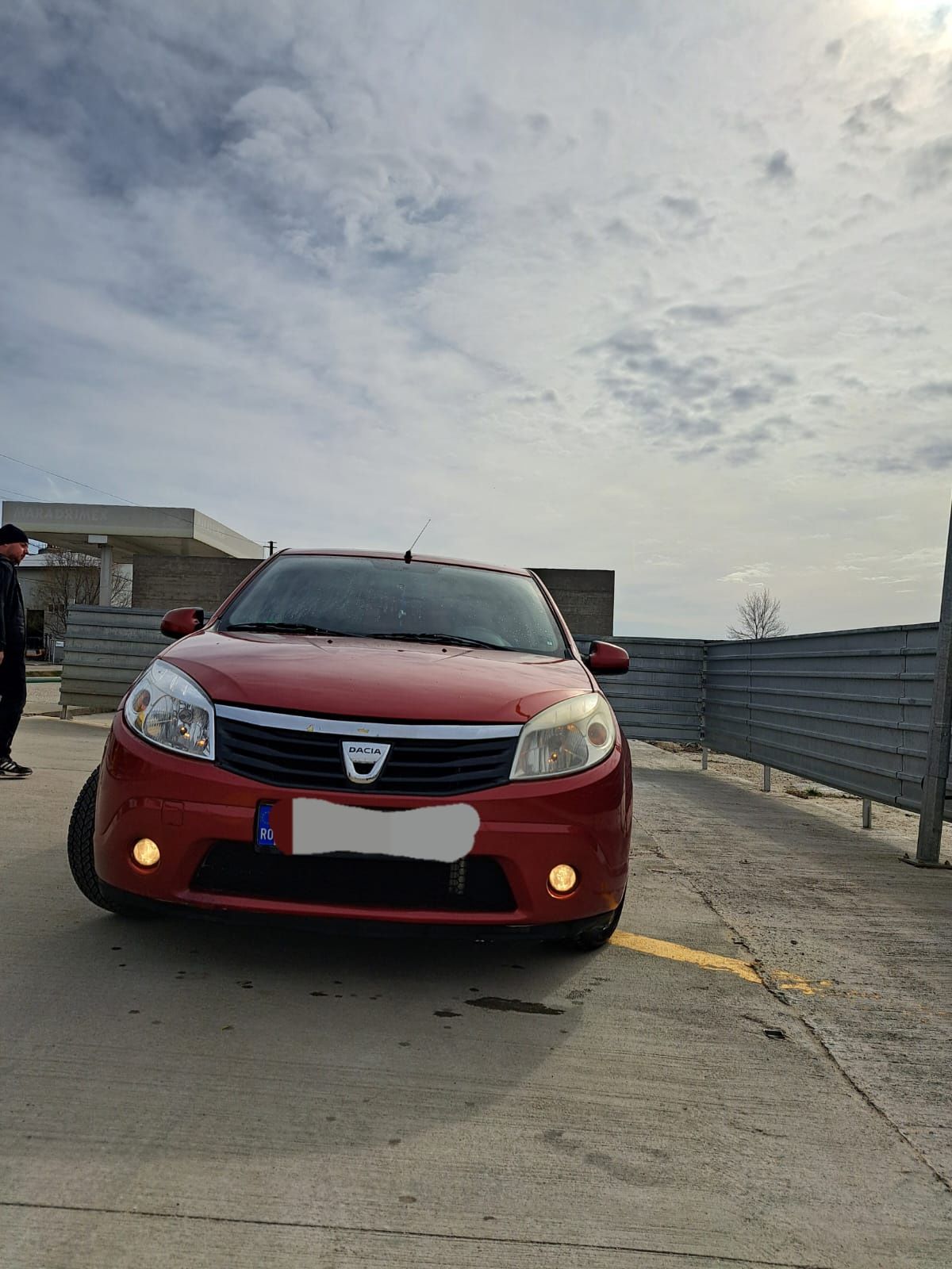 Vând Dacia sandero