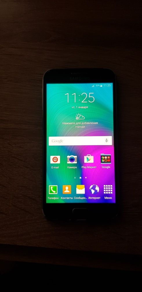 Продам смартфон самсунг е5