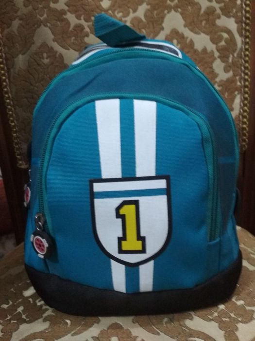 Детский рюкзак сотилади 15 мингдан