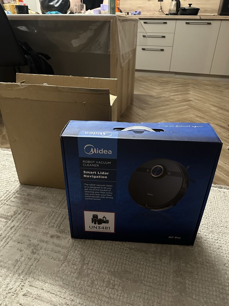 Робот пылесос midea