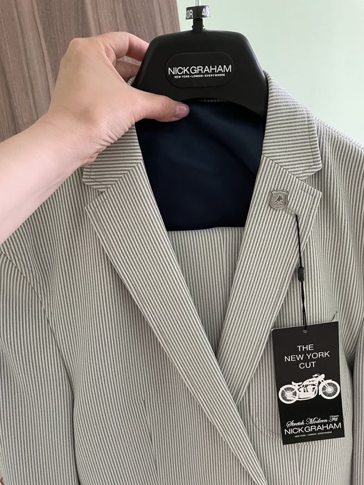 Продам мужской костюм