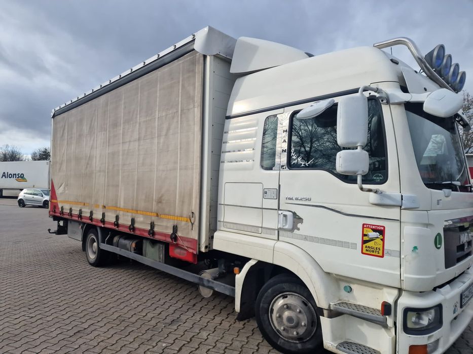 Camiaone 7,5t Man TGL 8.250 Mercedes Atego