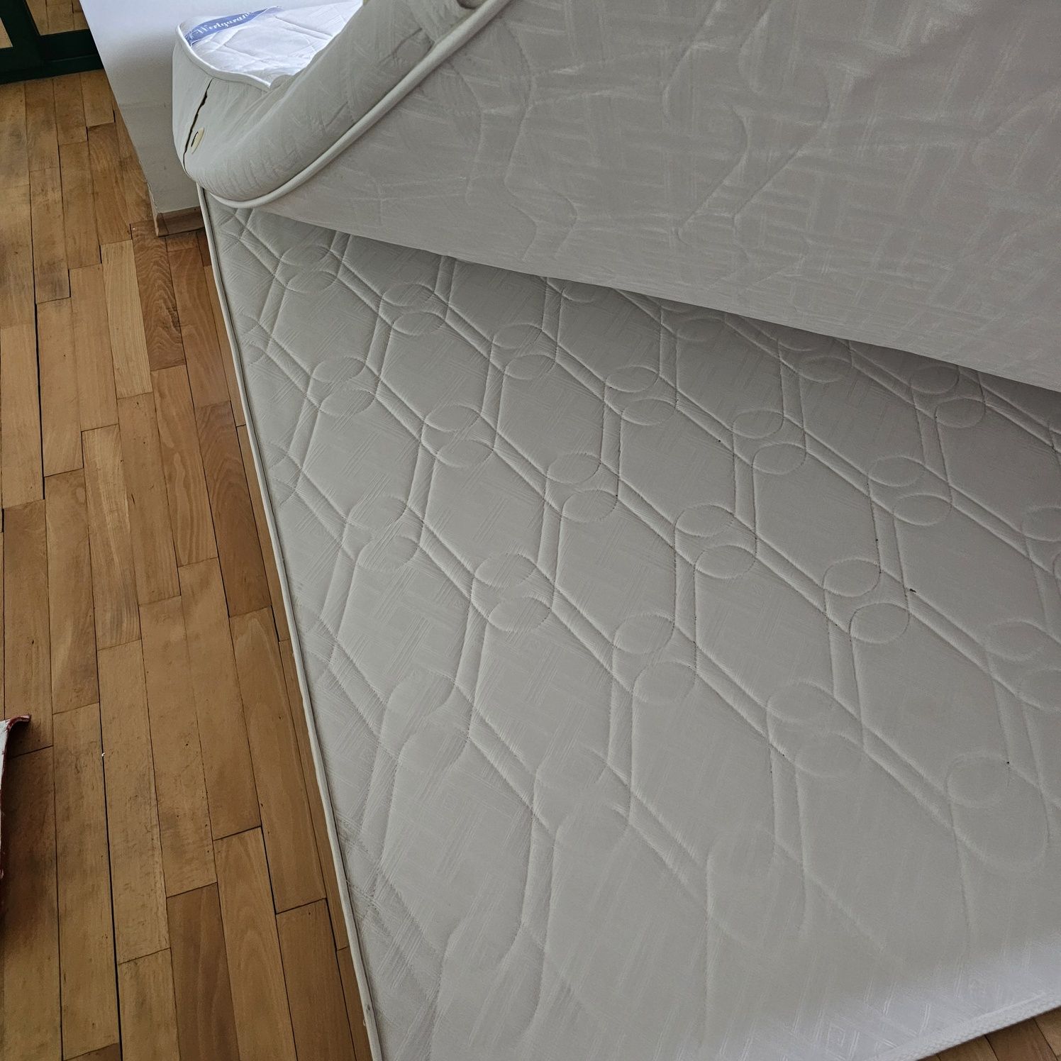 Легло с матрак 210 x 150