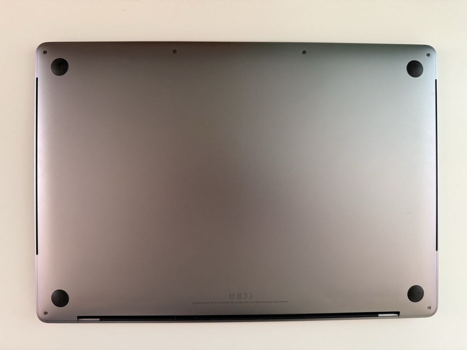 MacBook Pro 15” 2019 - i7/16GB/256GB/Radeon 560X - отлично състояние