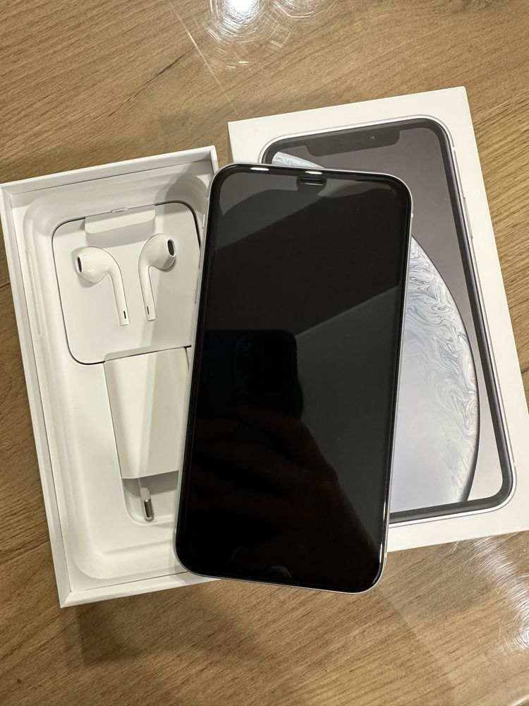 iPhone XR White 128GB + folii și huse cadou