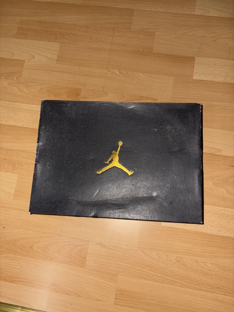 Jordan 1 mid обувки