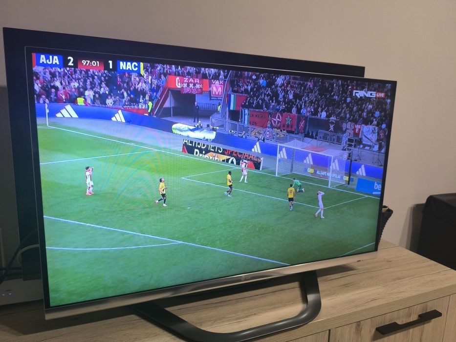 42 инчов телевизор LG