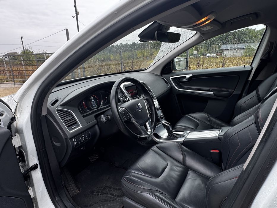 Volvo XC60 2016 Automat/Ocean Race/navi/piele/xenon/bor digital/rate