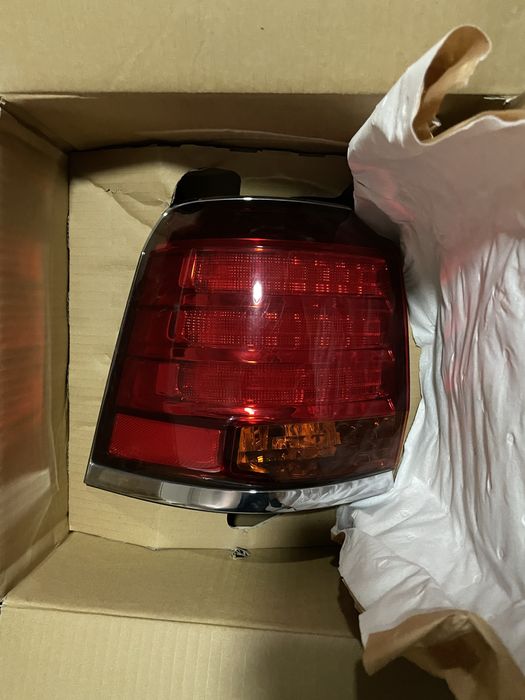 Lexus 570lx faralari sotiladi sotsaniya ideal aybi yoq remont bumagan