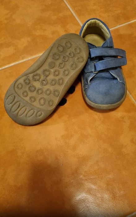 Vand pantofi similar Camper