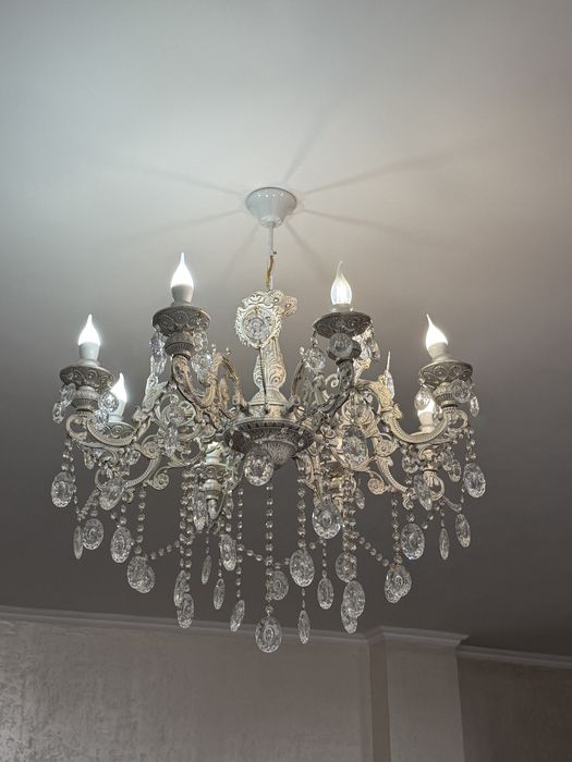 Люстры в гостиную и спальню