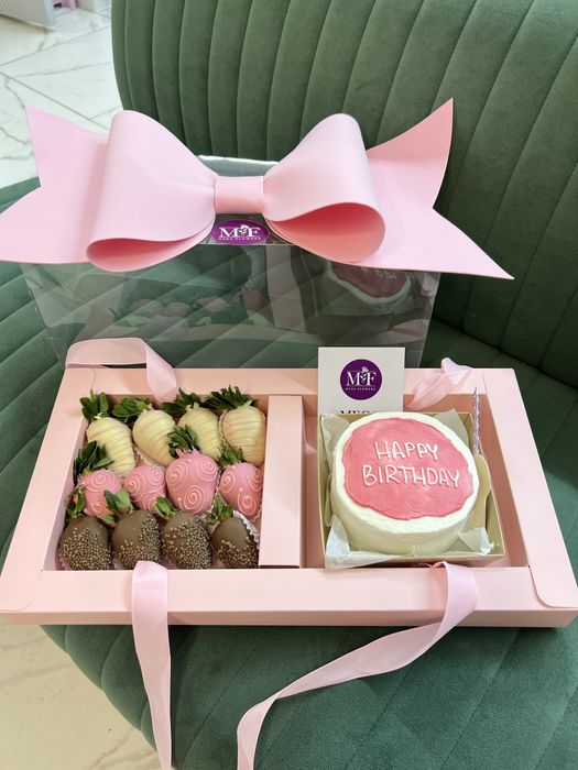 Клубника в шоколаде / бенто торт доставка есть