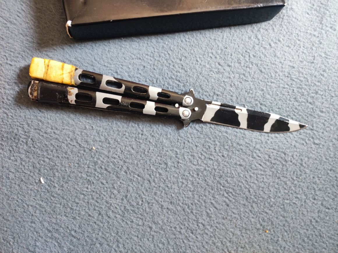Карамбит/ пеперудка нож Fade Carambit x Butterfly knife CS:GO
