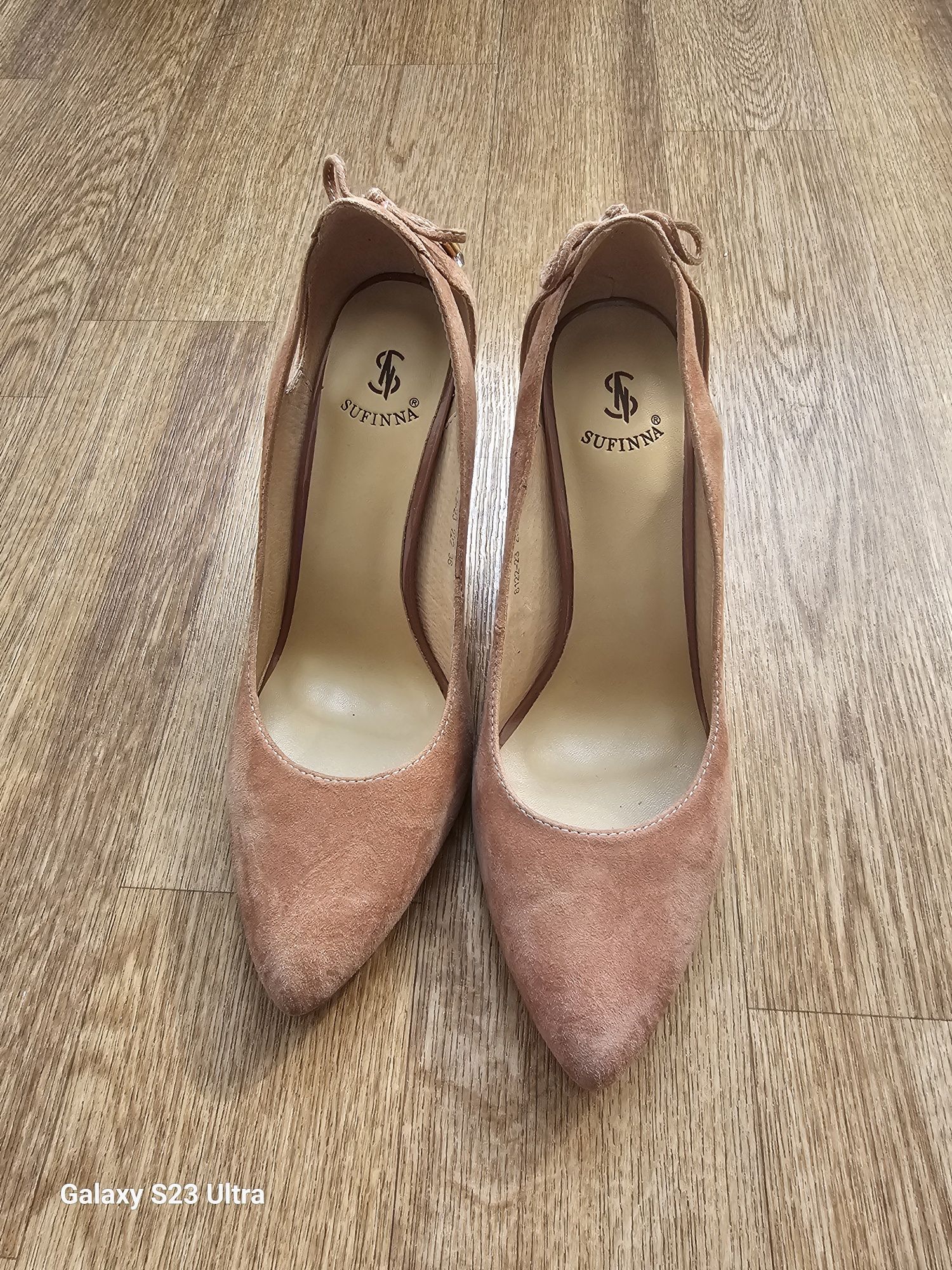 Новые замшевые розовые туфли