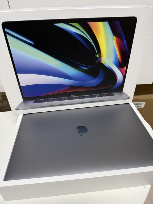 MacBook Pro 16 inch 2019 i9 1tb ssd 4gb placa video