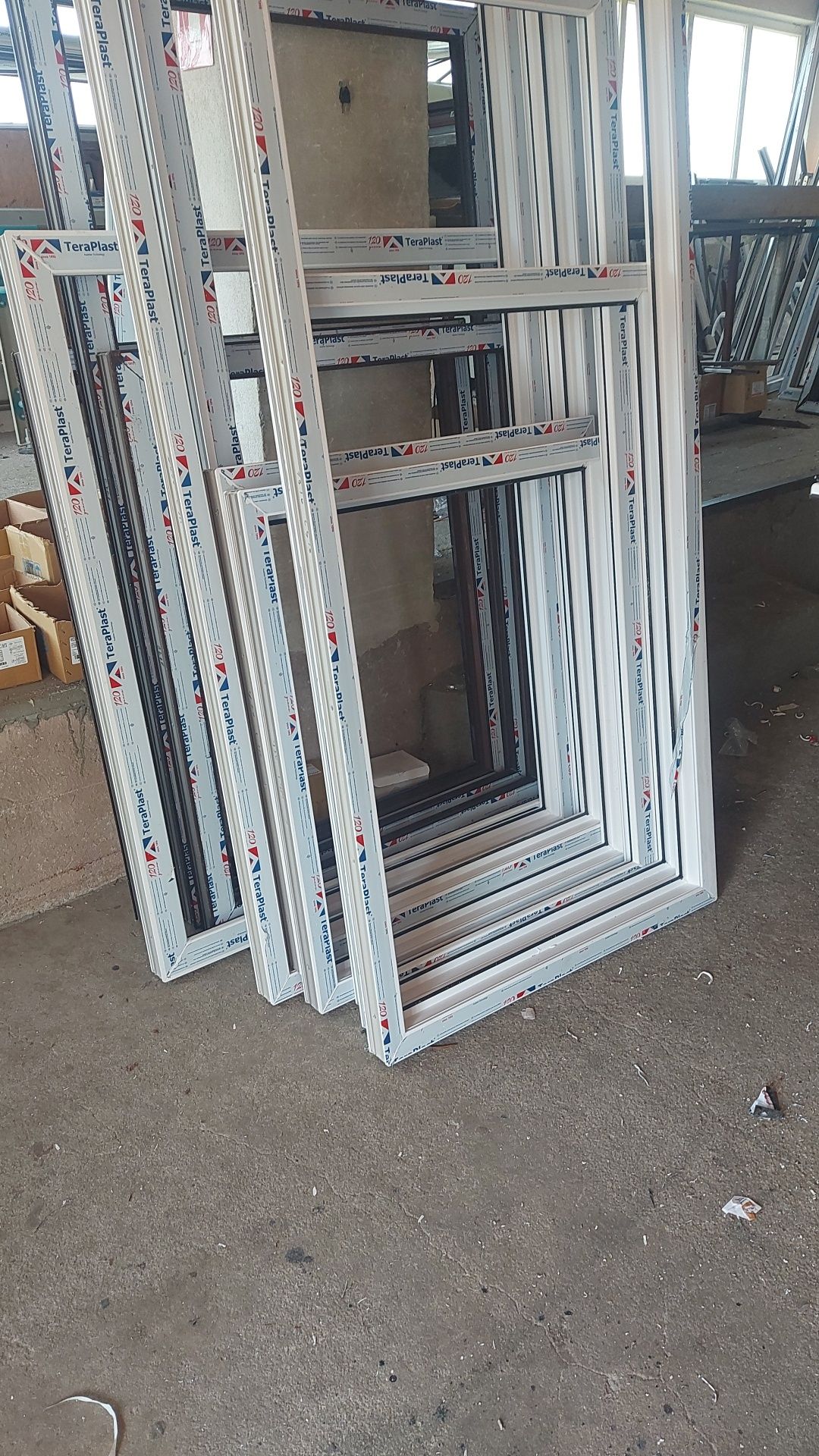 Confecționez ferestre și uși din pvc la preț de producător