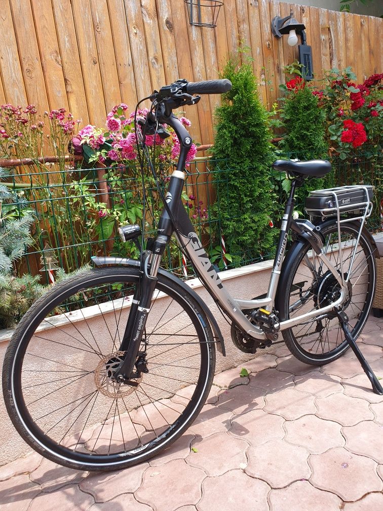 De vânzare bicicleta electrică Giant roti 28inchi