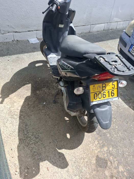 Vând scuter 4t  funcționează perfect