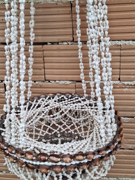 Цветарник от миди и рапани