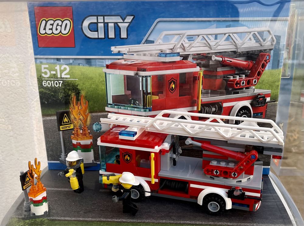 Лего Пожарна конструктор LEGO City 60107