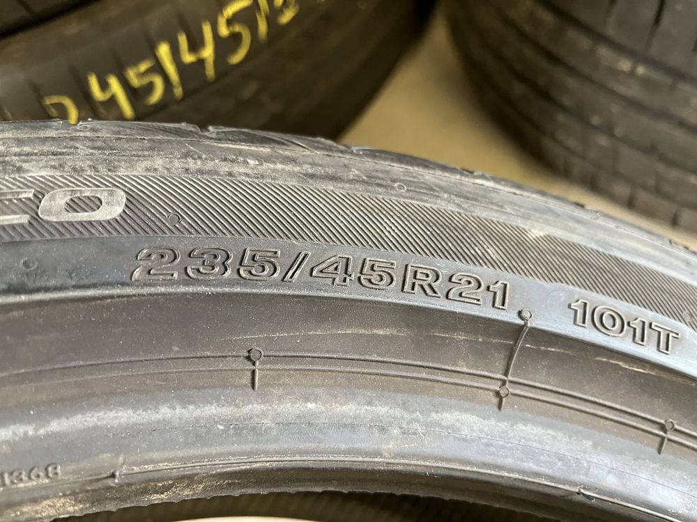 2 бр Летни гуми 235/45/21 Bridgestone (2021)