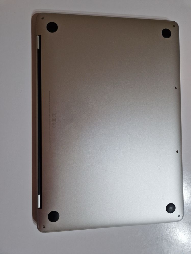 Macbook pro a2338 cu procesor m1