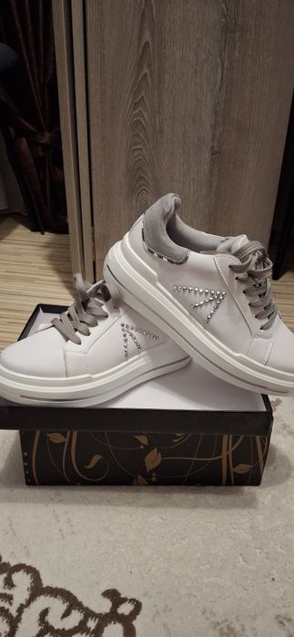 Pantofi sport casual noi