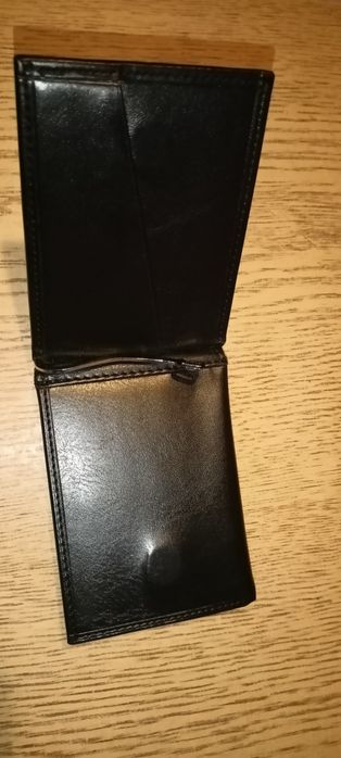 Портфейл с щипка