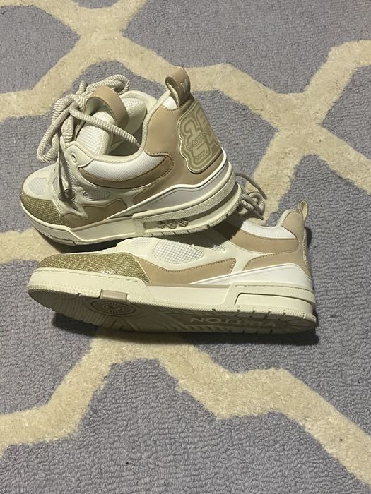 LV skates beige white